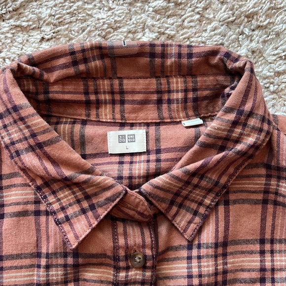 UNIQLO checkered top - Picture 2 of 2